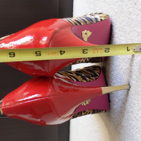 Betsey Johnson Heels, size 7.5, Animal Print and Red - Picture 4 of 7